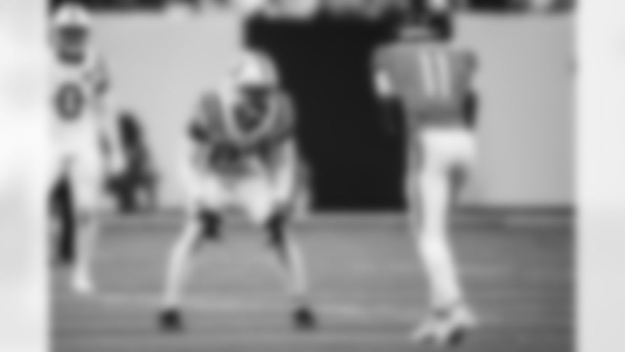 CBKenny Moore II#23