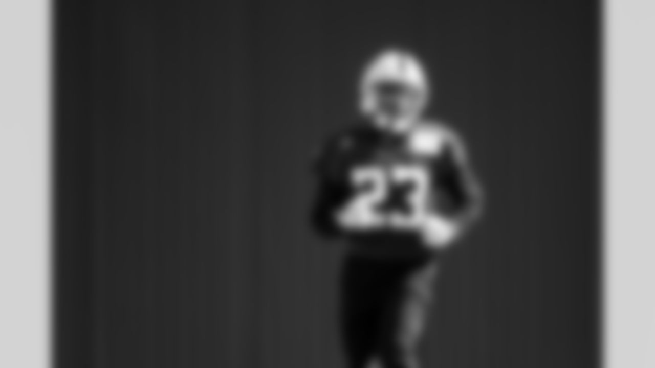 CB Kenny Moore II #23