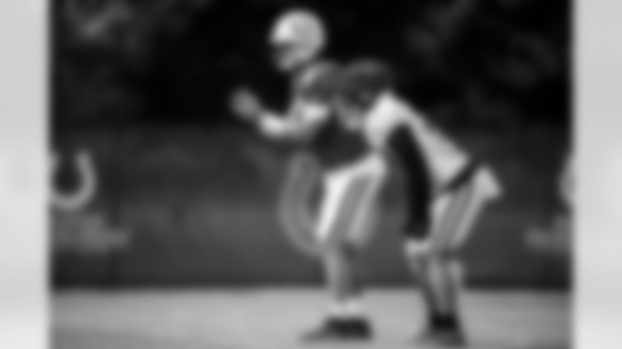 QB Daniel Jones #17 and RB Jonathan Taylor #28