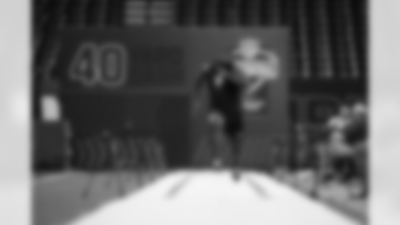 Georgia offensive lineman Micah Morris (36) runs the 40-yard dash during the 2026 NFL Scouting Combine on Sunday, March 1, 2026 in Indianapolis, Indiana. (Cooper Neill/NFL)