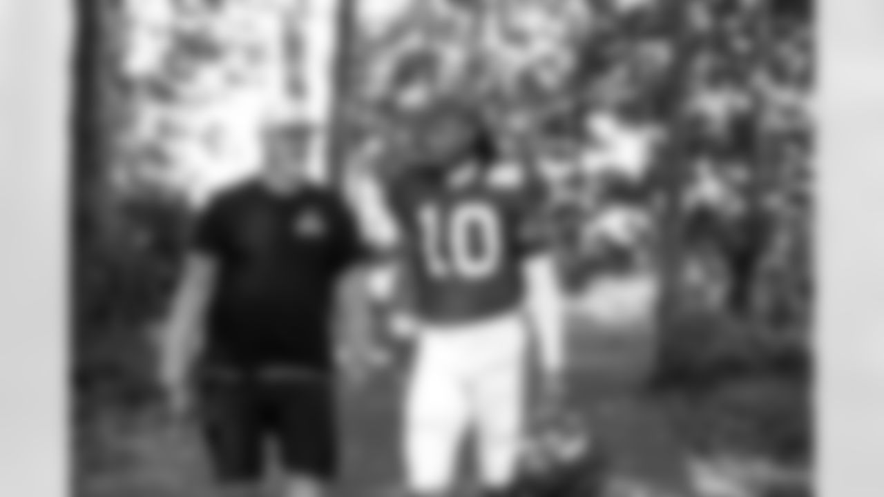 10 WR Adonai Mitchell