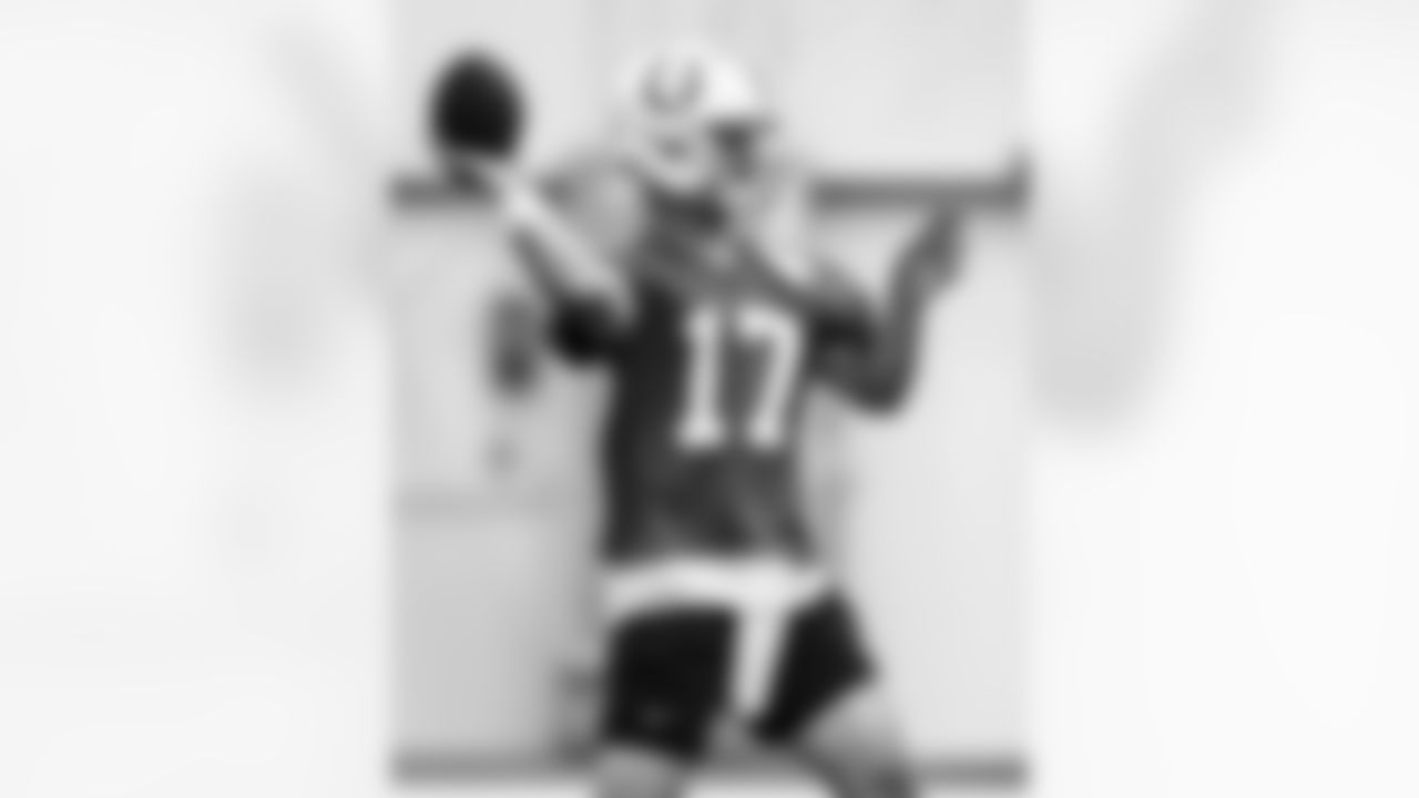 QB Daniel Jones #17