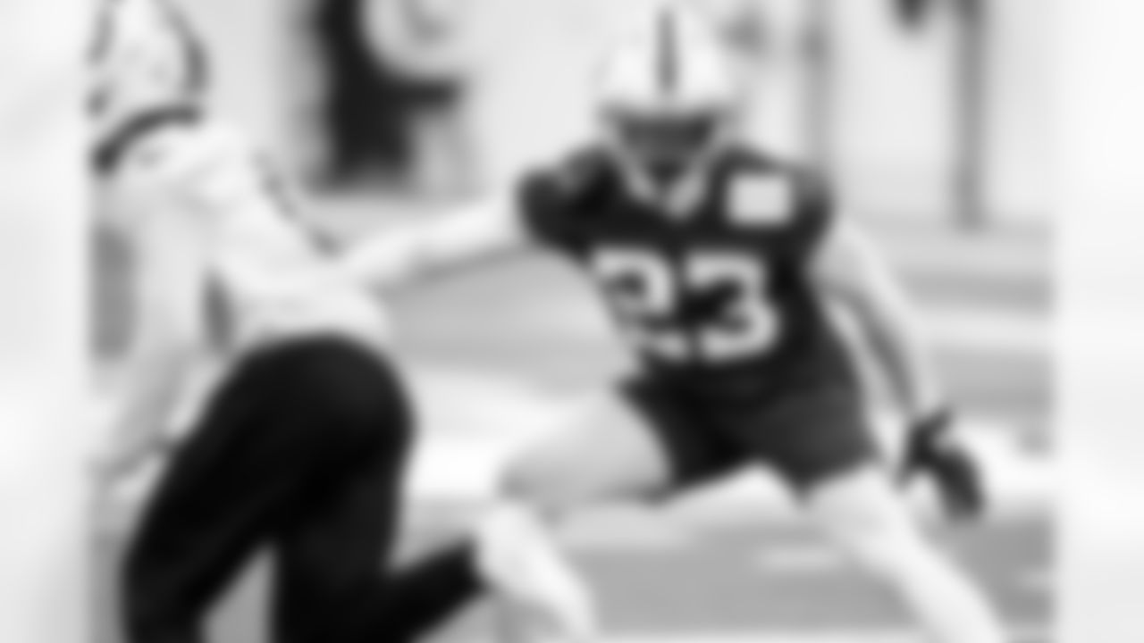 CB Kenny Moore II #23