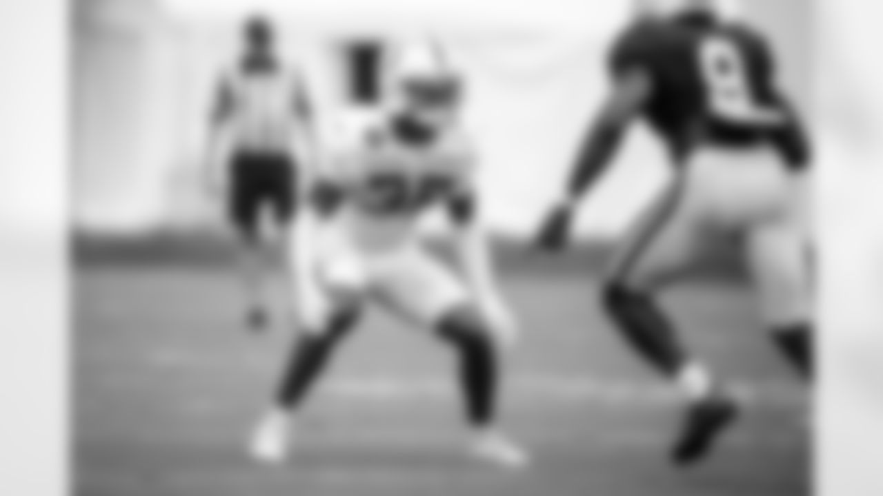 CB B.J. Mayes #36