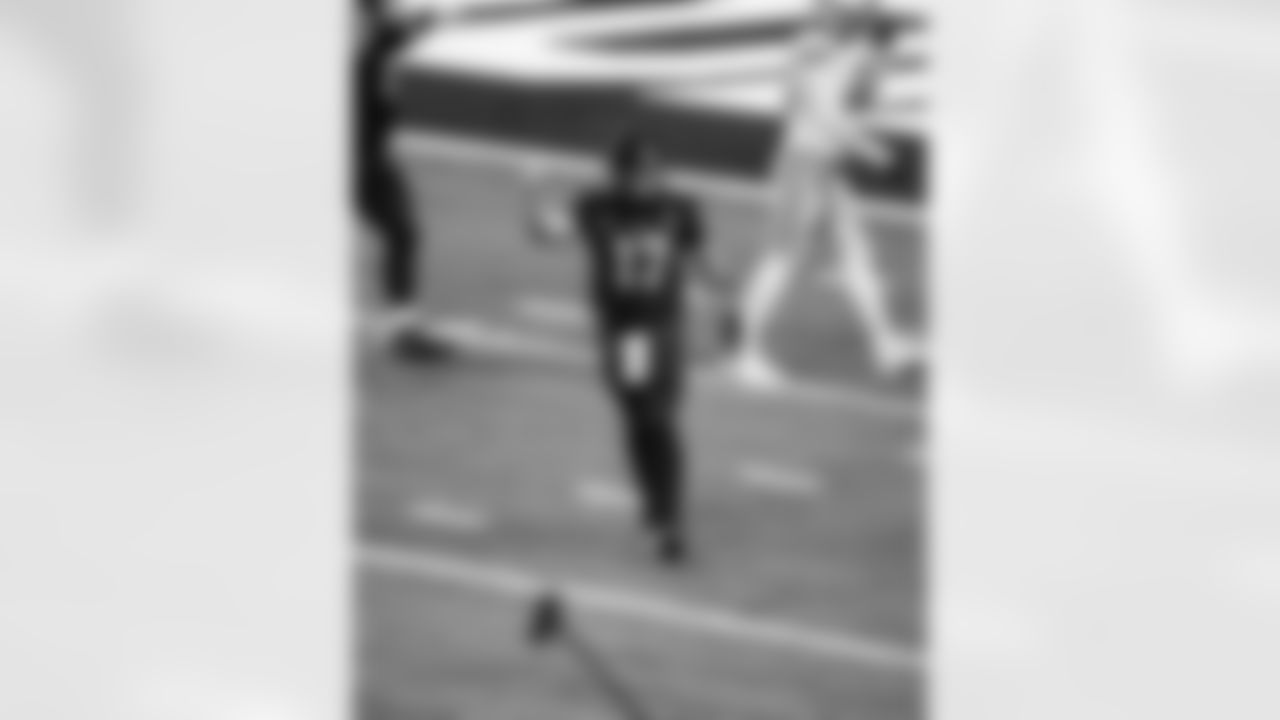 QB Philip Rivers #17