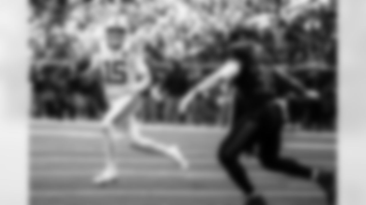 QB Riley Leonard #15