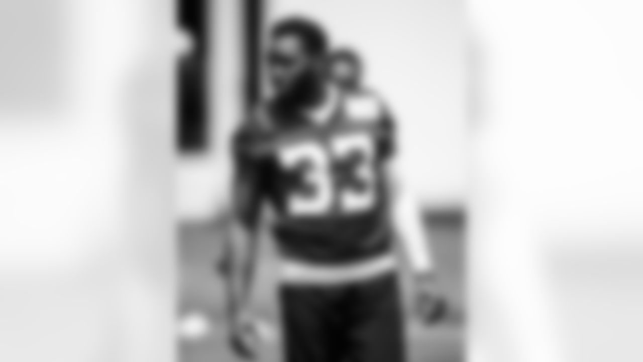 CB Samuel Womack III #33