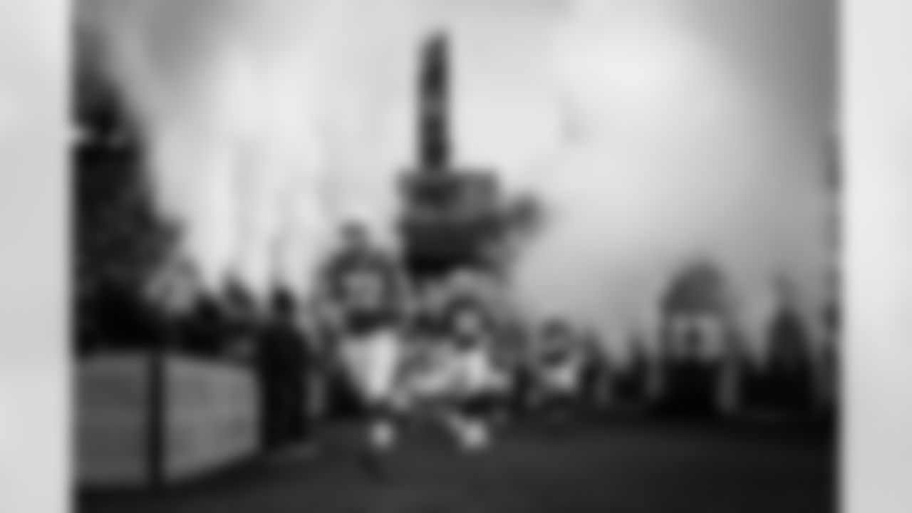 T Braden Smith #72, G Dalton Tucker #68 and T Bernhard Raimann #79