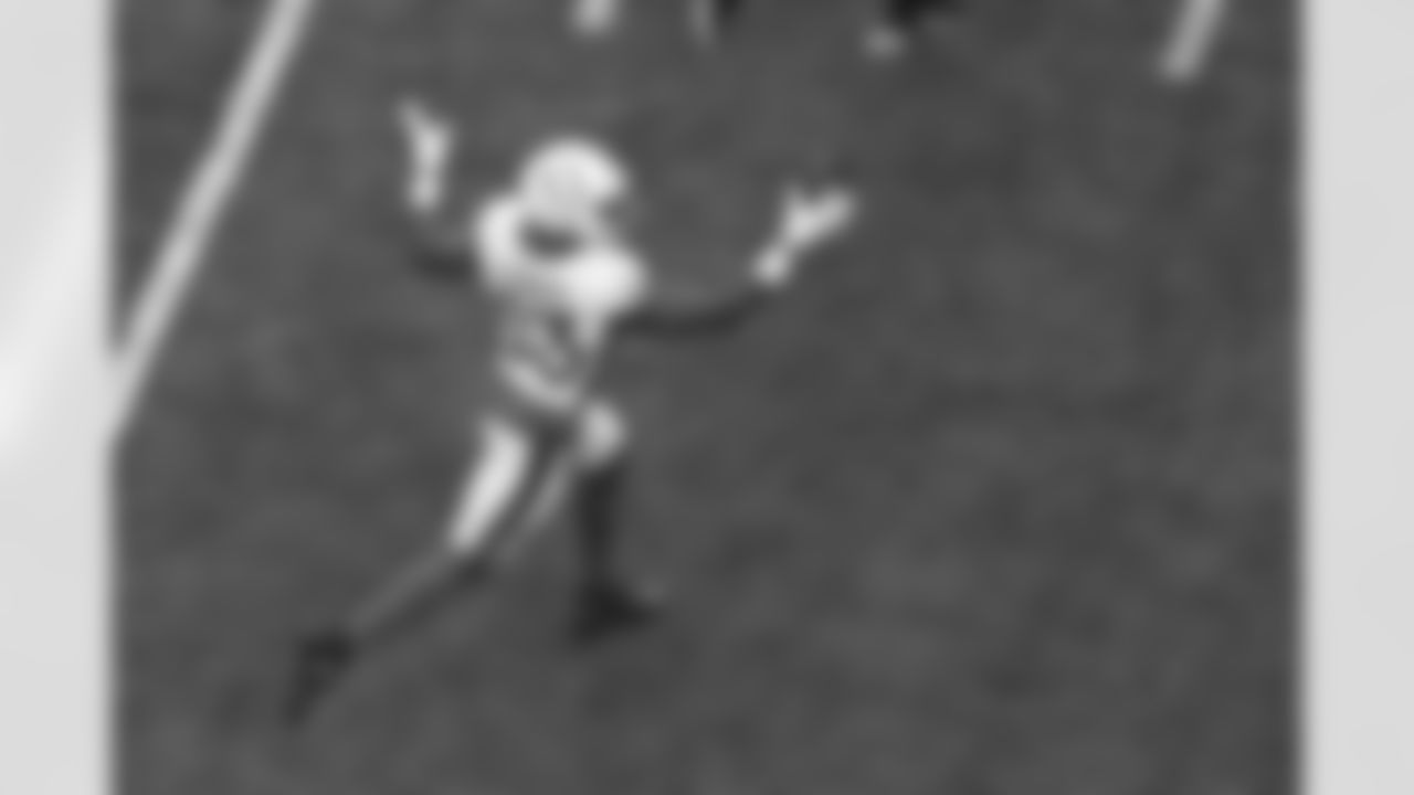 53 LB Darius Leonard