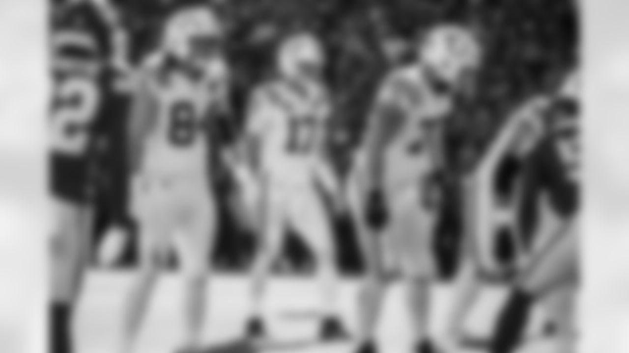 TE Tyler Warren #84, QB Daniel Jones #17 and T Braden Smith #72