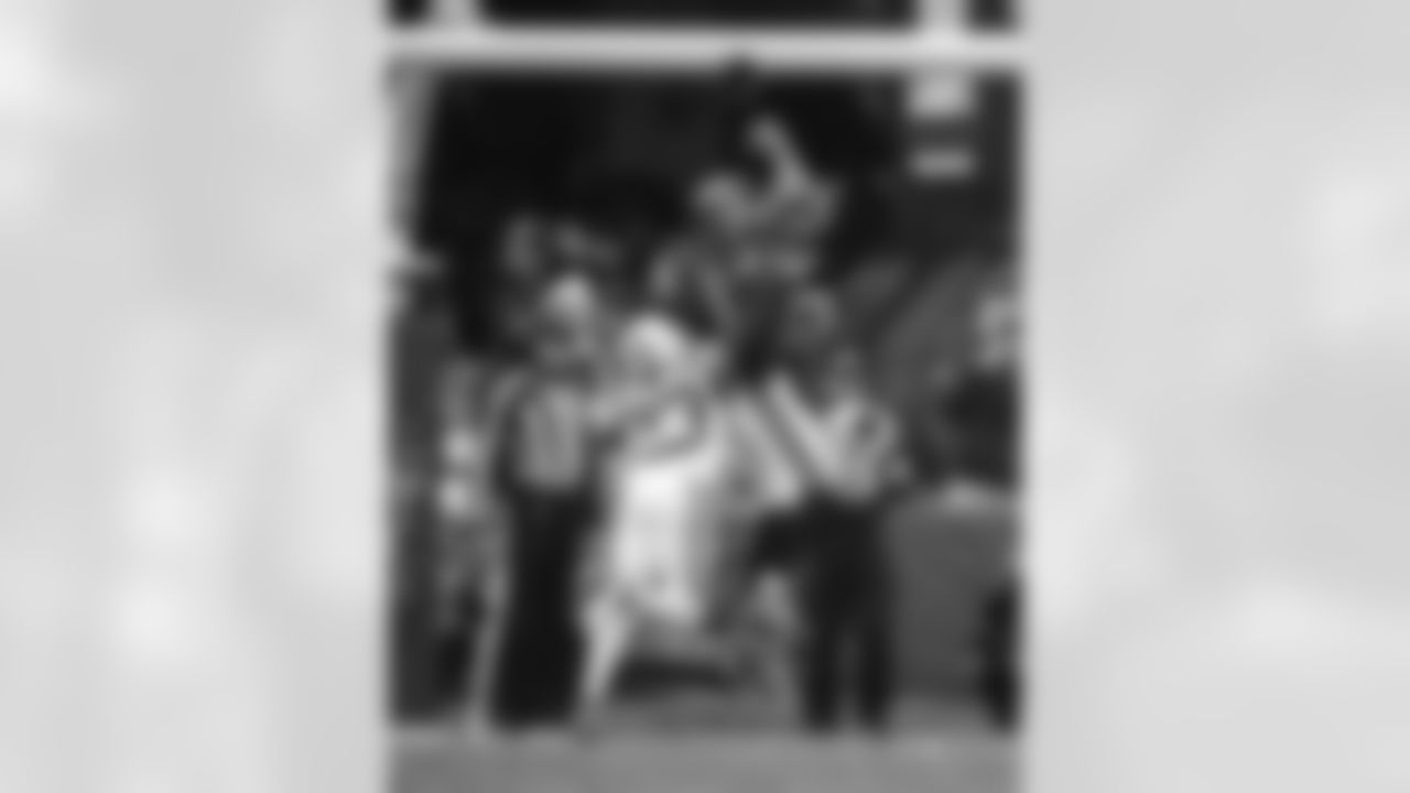 CB Kenny Moore II #23