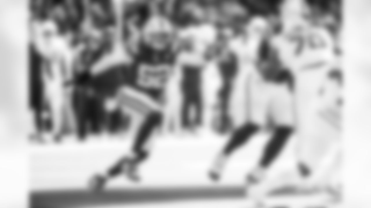 DL Samson Ebukam #52