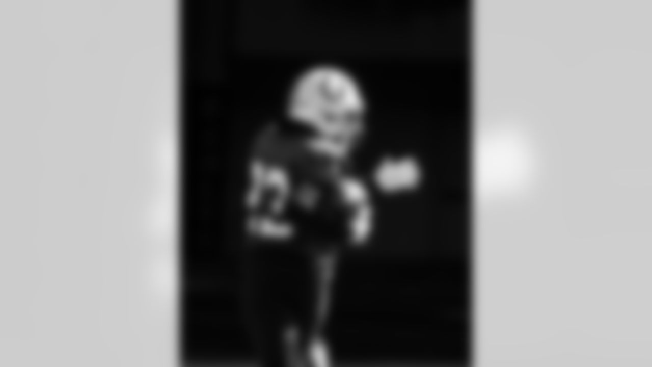 CB Kenny Moore II #23