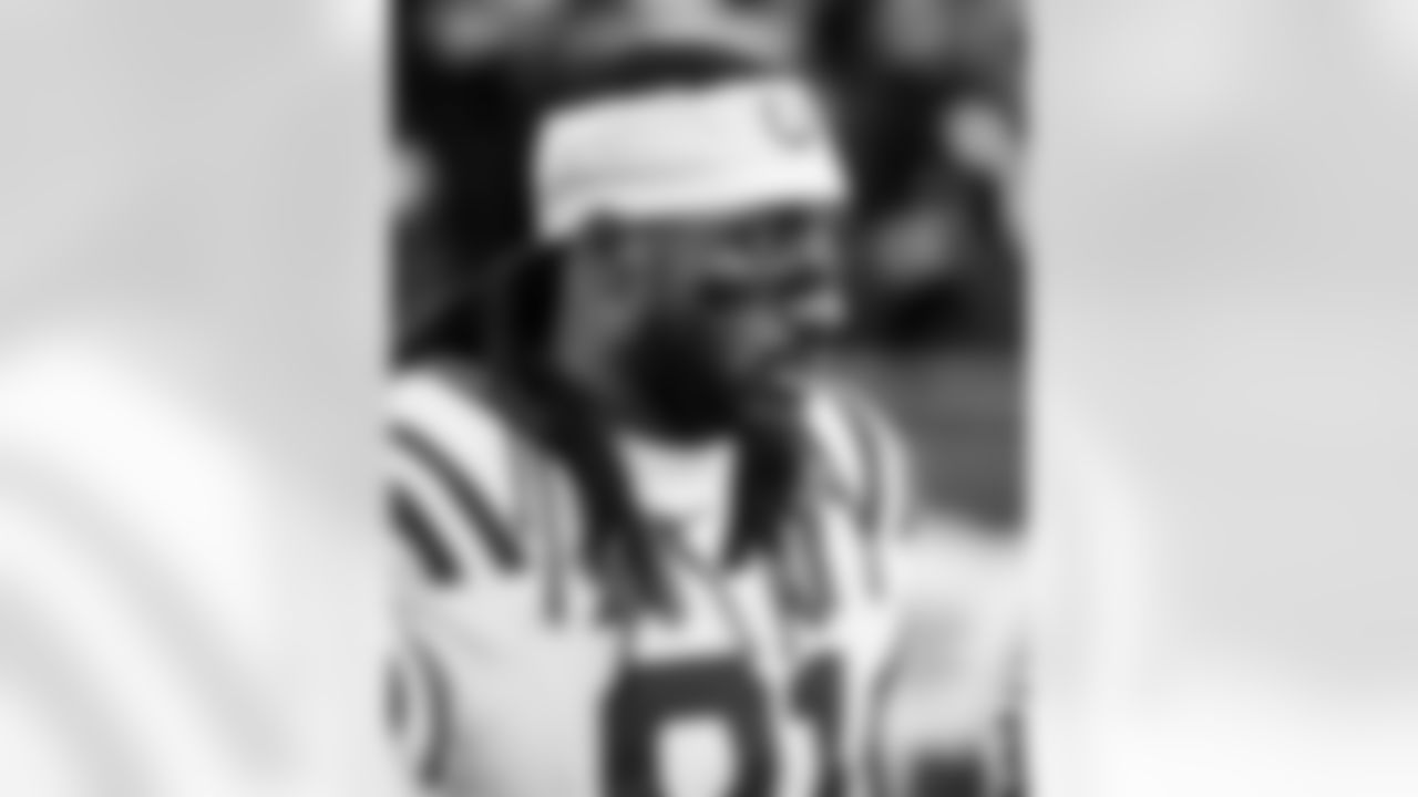 TE Mo Alie-Cox #81