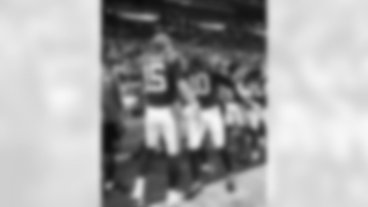 QB Riley Leonard #15 and WR Adonai Mitchell #10