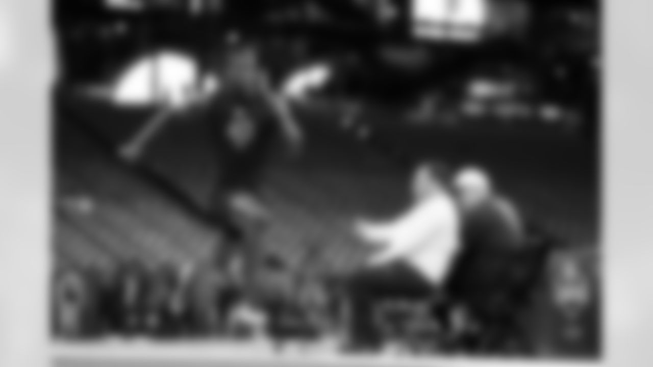 Toledo defensive back Emmanuel McNeil-Warren (40) runs the 40-yard dash during the 2026 NFL Scouting Combine on Friday, February 27, 2026 in Indianapolis, Indiana. (Cooper Neill/NFL)
