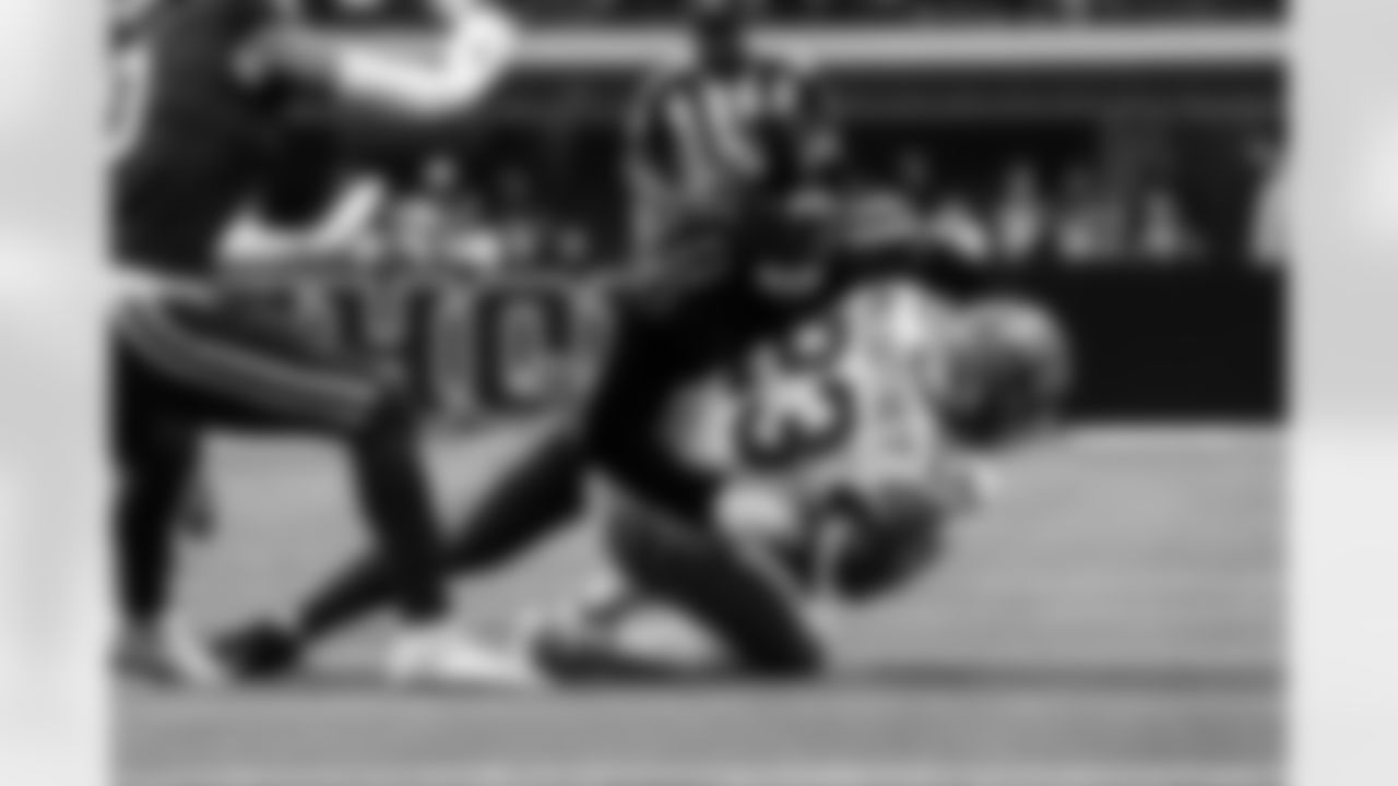 LB Germaine Pratt #53