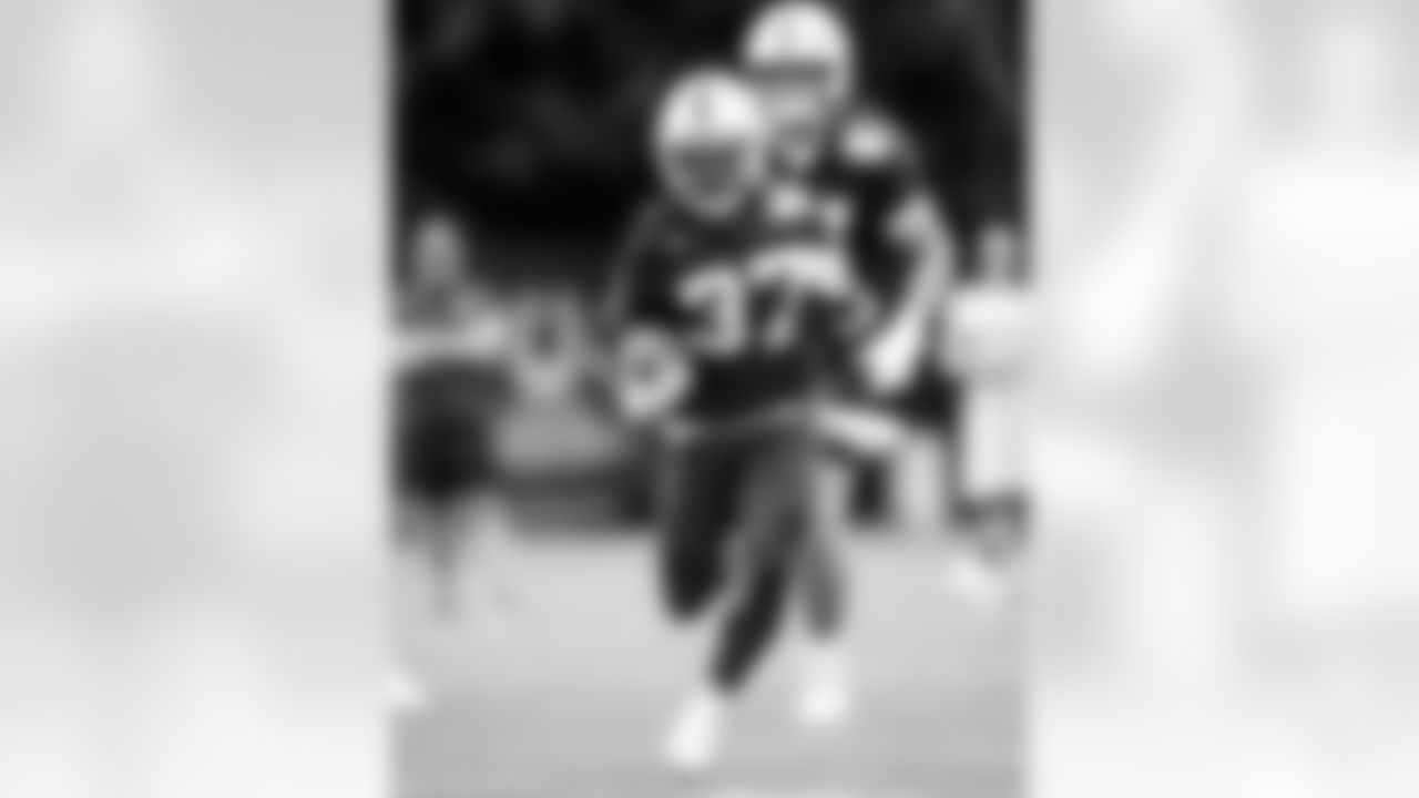 RB Ulysses Bentley IV #37