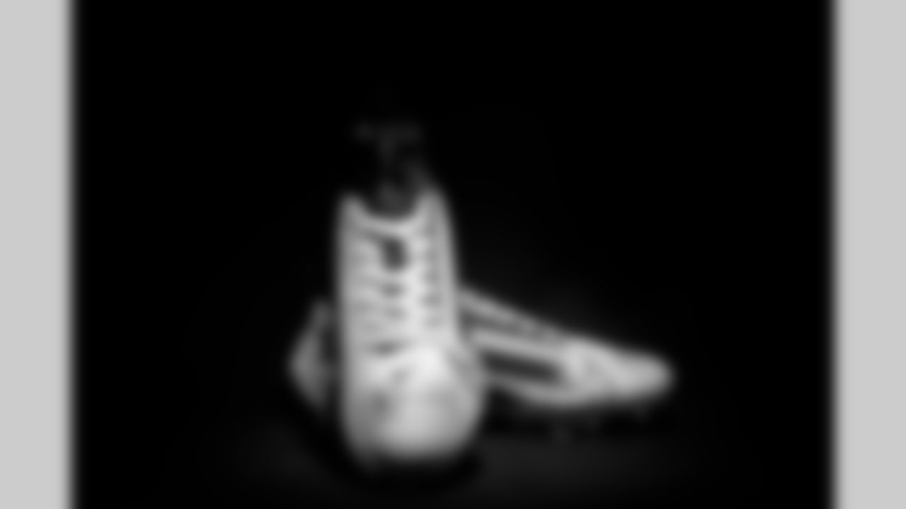 QB Riley Leonard #15