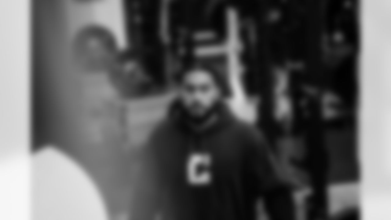 DE Viliami Fehoko Jr. #96