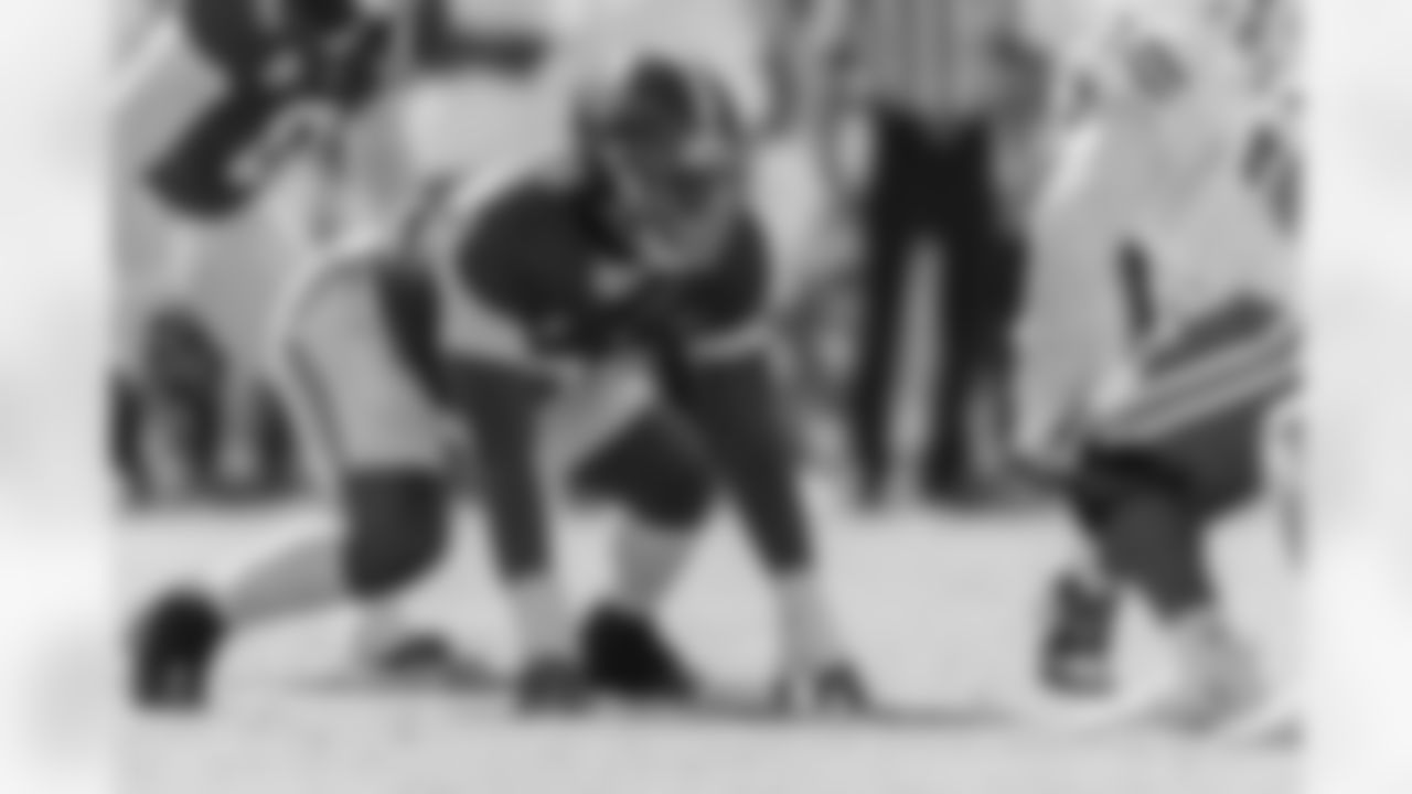 Alabama defensive lineman LT Overton (22) lines up against Mercer during the first half of an NCAA college football game, Saturday, Nov. 16, 2024, in Tuscaloosa, Ala. (AP Photo/Vasha Hunt)