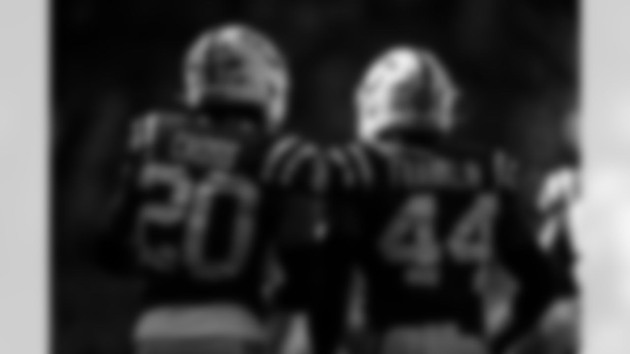 S Nick Cross #20 and LB Zaire Franklin #44