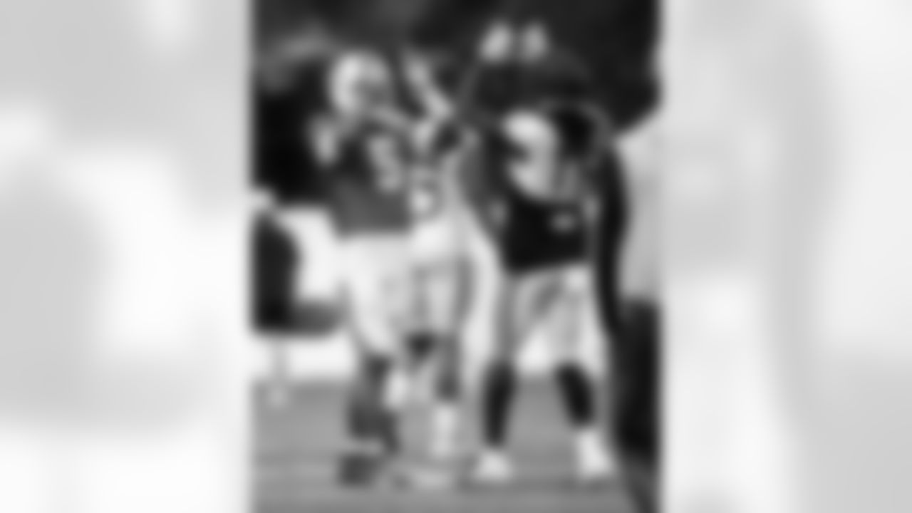 QB Anthony Richardson #5 and WR Ashton Dulin #16