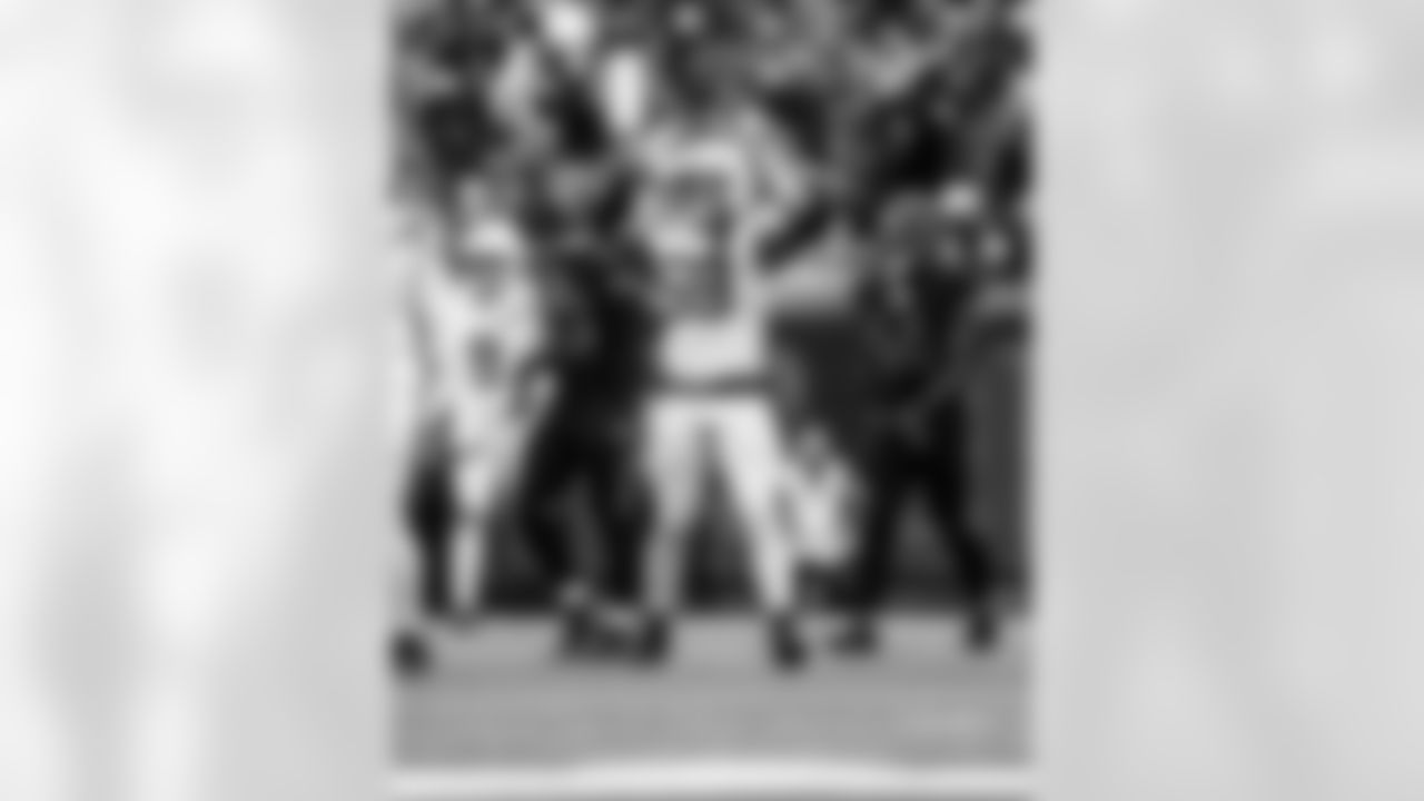 LB Buddy Johnson #59