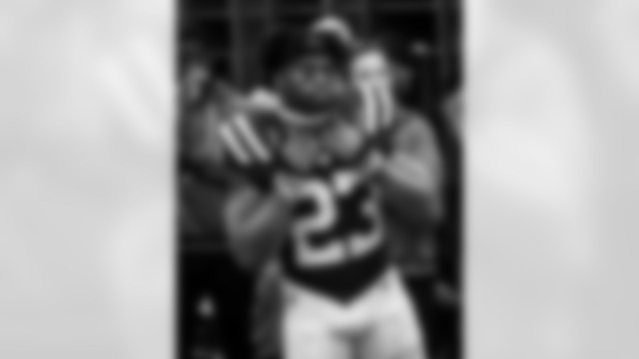 CB Kenny Moore II #23