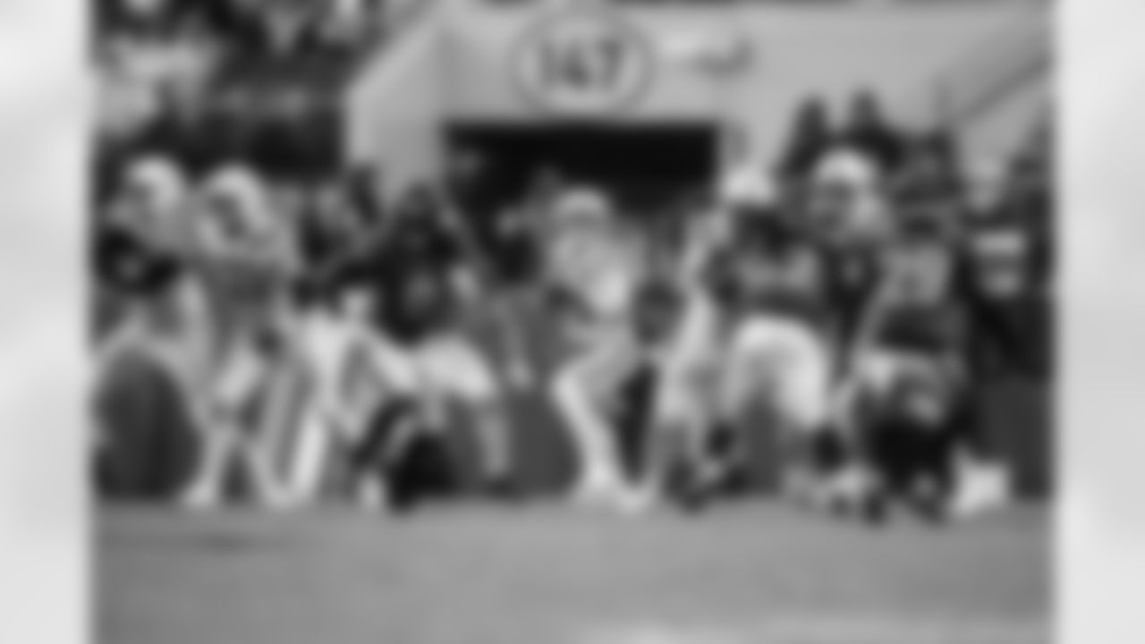 QB Riley Leonard #15