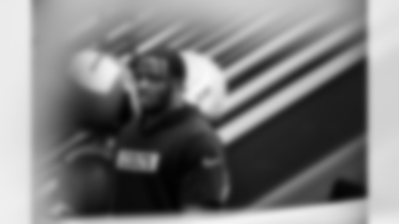 DE Samson Ebukam #52