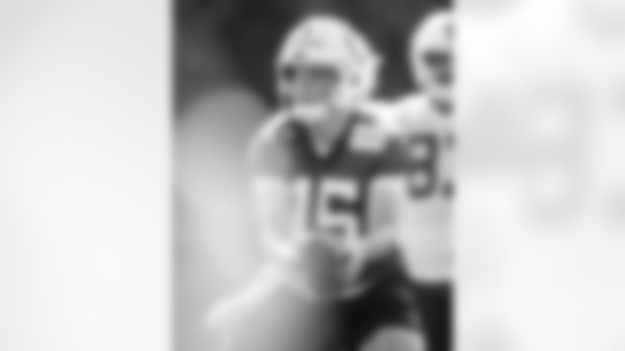 QB Riley Leonard #15