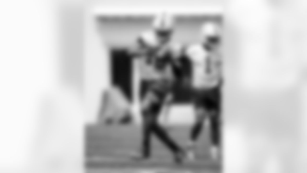WR Adonai Mitchell #10