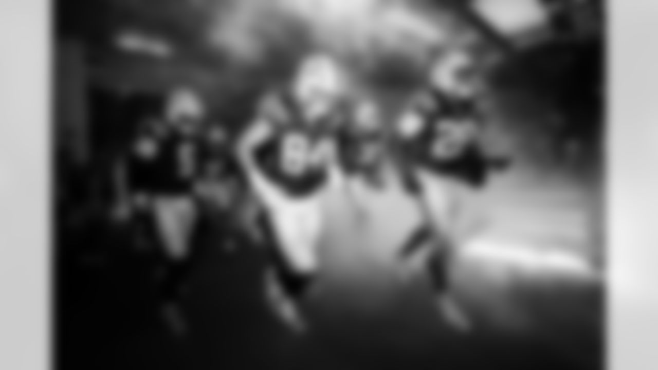 QB Anthony Richardson #5, TE Tyler Warren #84, TE Tyler Warren #84 and RB Jonathan Taylor #28