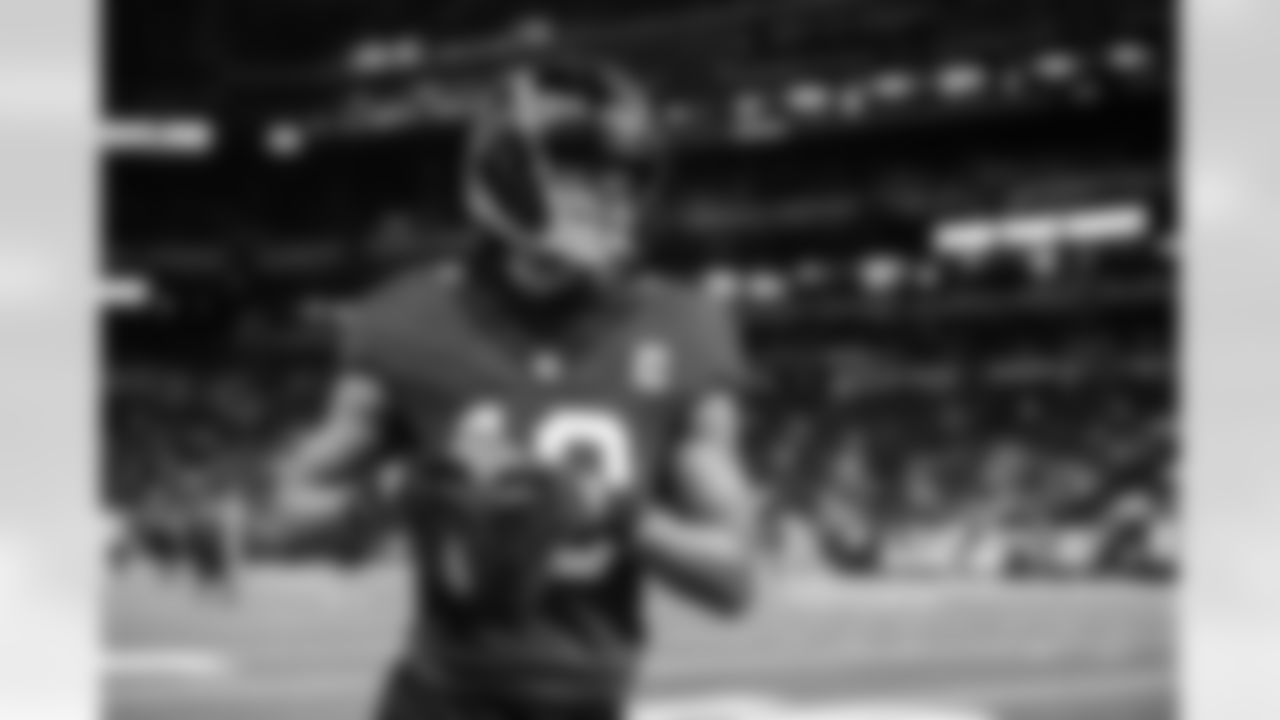 WR Adonai Mitchell #10