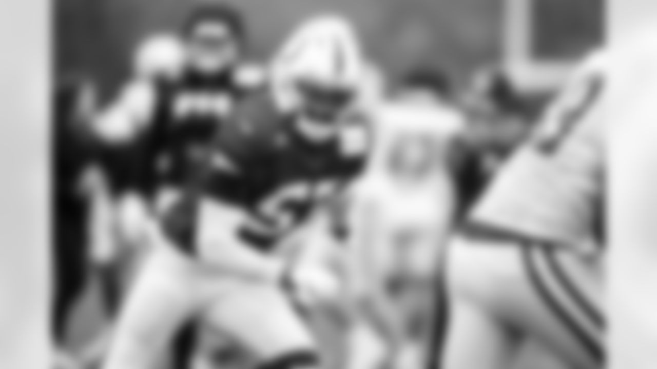 LB Jaylon Carlies #57