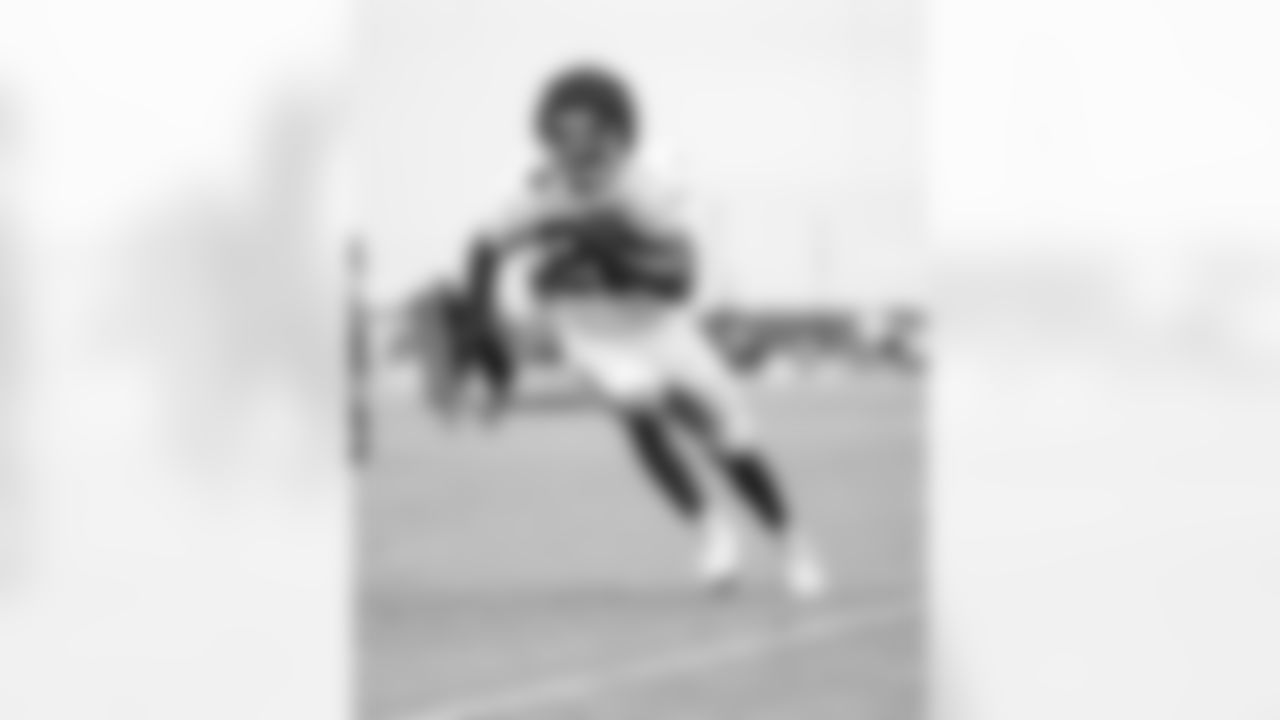 RB Jonathan Taylor #28