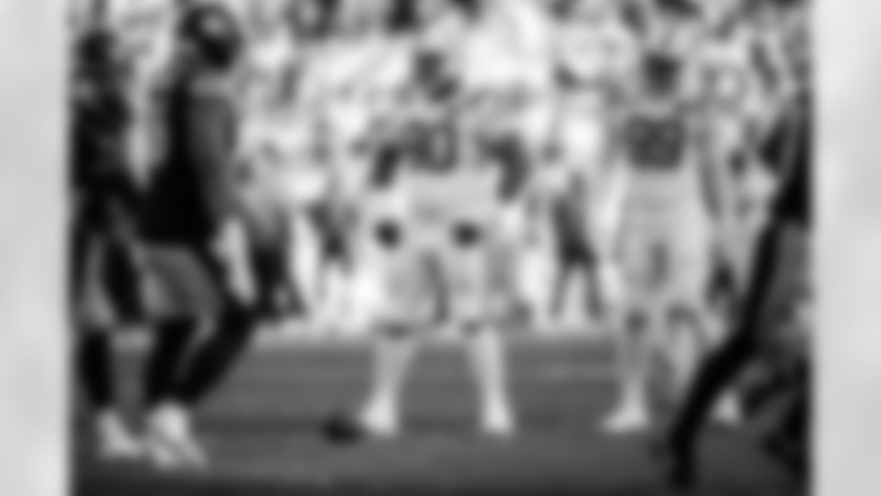 DT Grover Stewart #90 and DT DeForest Buckner #99