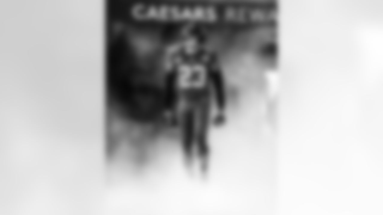 CB Kenny Moore II #23
