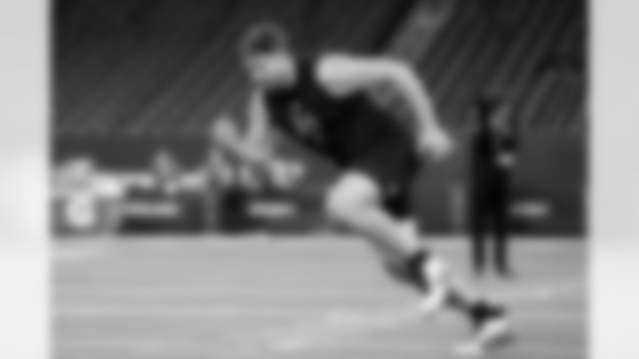 Georgia offensive lineman Monroe Freeling (24) participates in a drill during the 2026 NFL Scouting Combine on Sunday, March 1, 2026 in Indianapolis, Indiana. (Lauren Leigh Bacho/NFL)