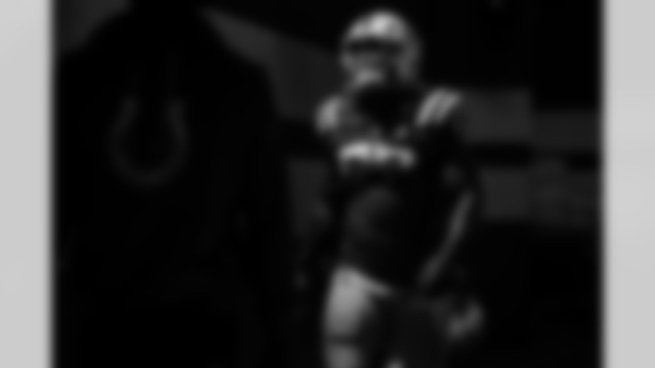 LB Germaine Pratt #53