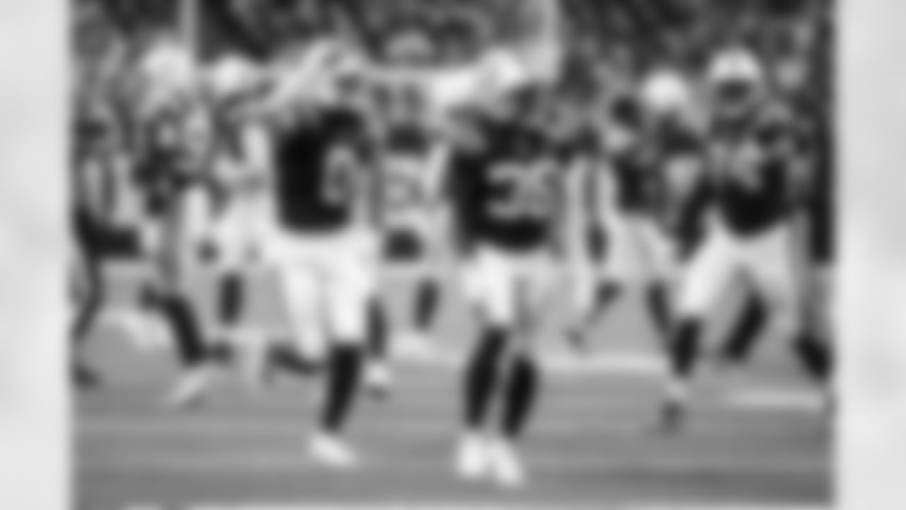 S Camryn Bynum #0 and CB Chris Lammons #38