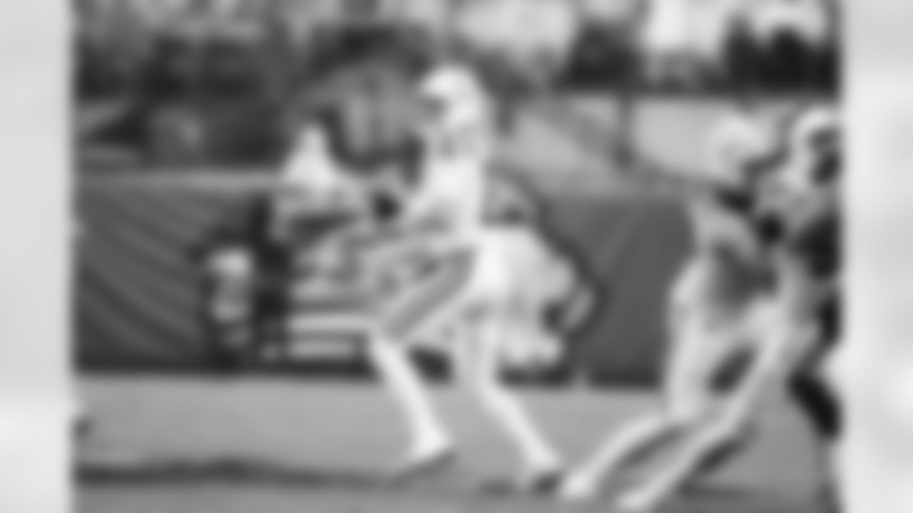 QB Riley Leonard #15