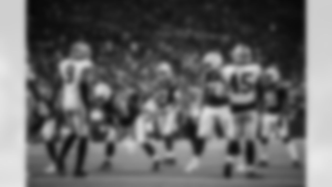 QB Daniel Jones #17, T Bernhard Raimann #79 and G Quenton Nelson #56
