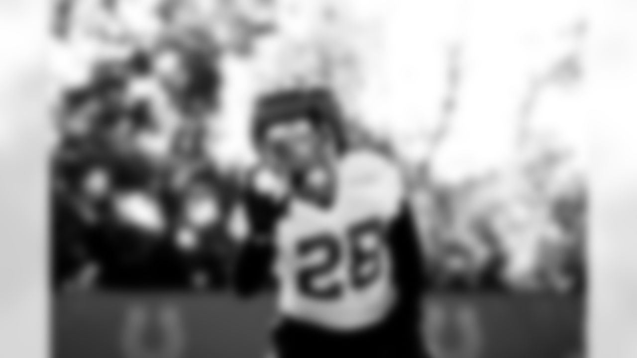 RB Jonathan Taylor #28