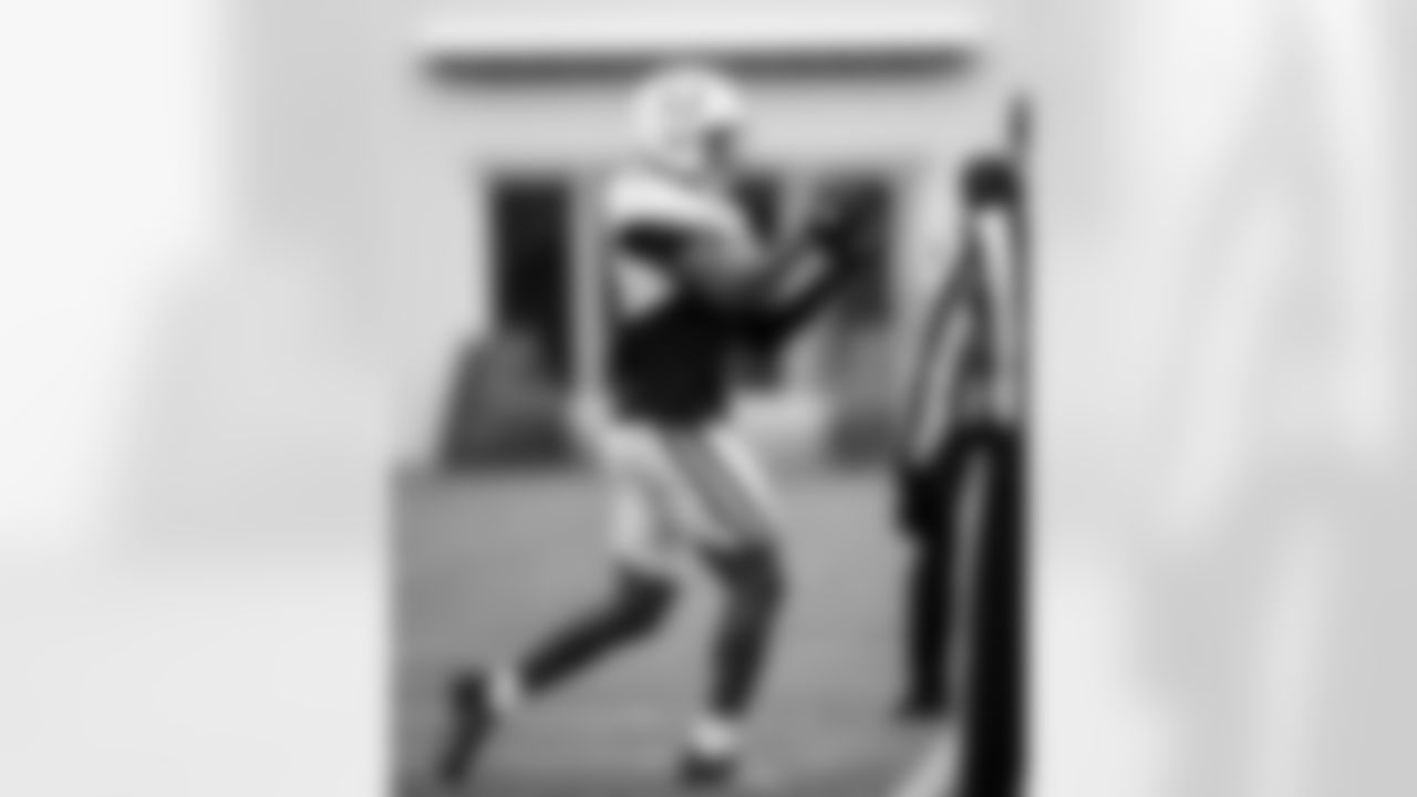 WR Adonai Mitchell #10