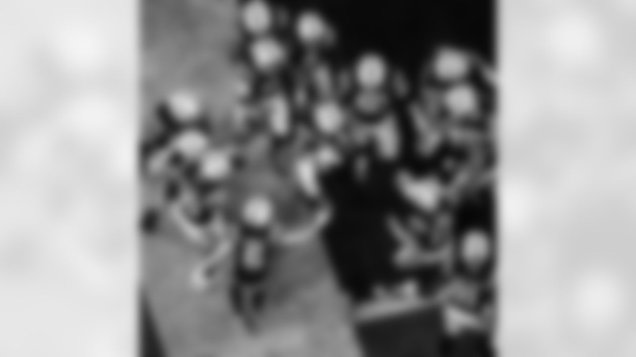 TE Drew Ogletree #85, WR Anthony Gould #6, WR Alec Pierce #14, WR Josh Downs #2, C Tanor Bortolini #60, QB Daniel Jones #17, TE Mo Alie-Cox #81 and T Braden Smith #72