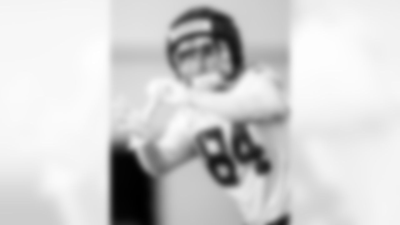 TE Tyler Warren #84