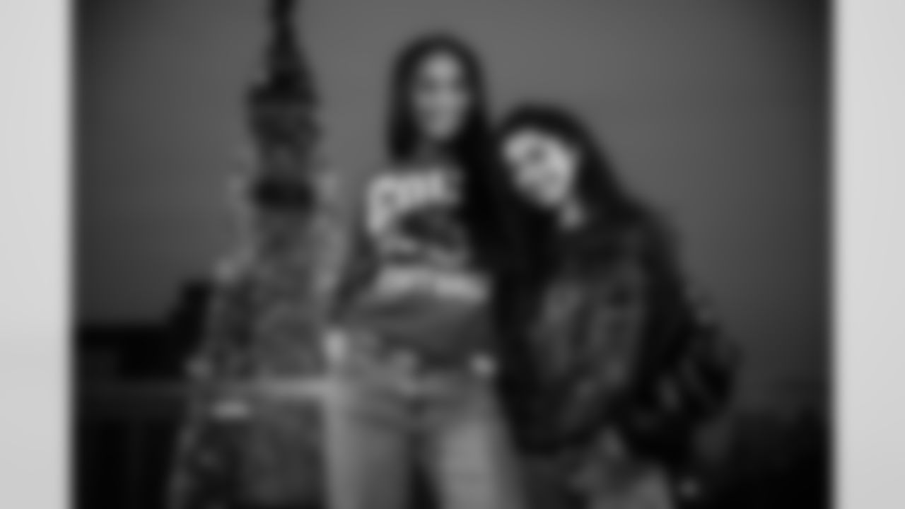 86 TE Will Mallory, 40 CB Jaylon Jones