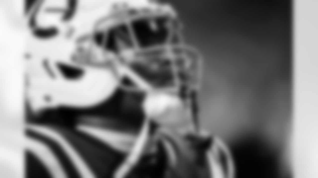 CB Kenny Moore II #23